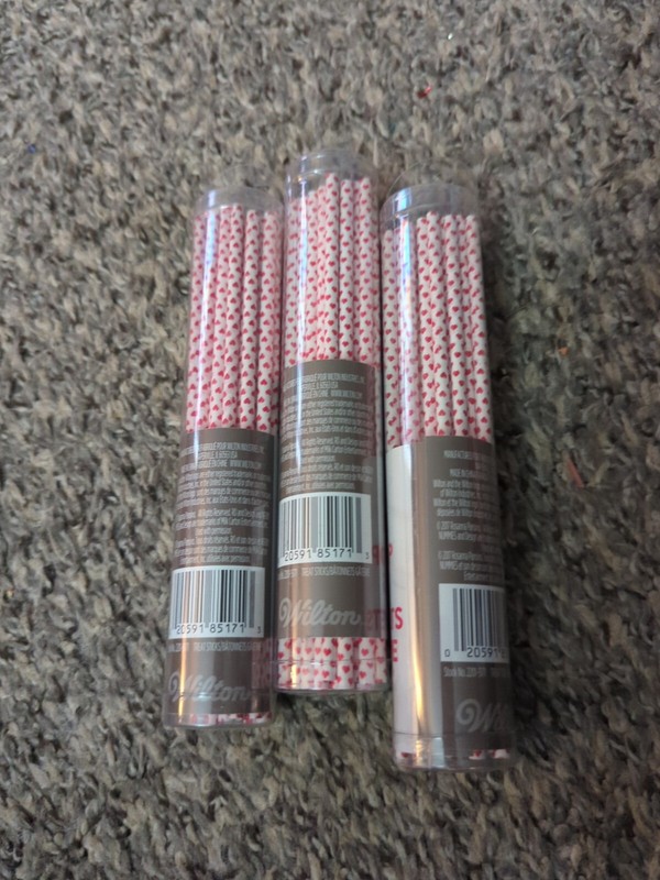 Rosanna Pansino Wilton Lollipop 6" Cake Pop 8-bit heart Treat sticks 90 count gallery