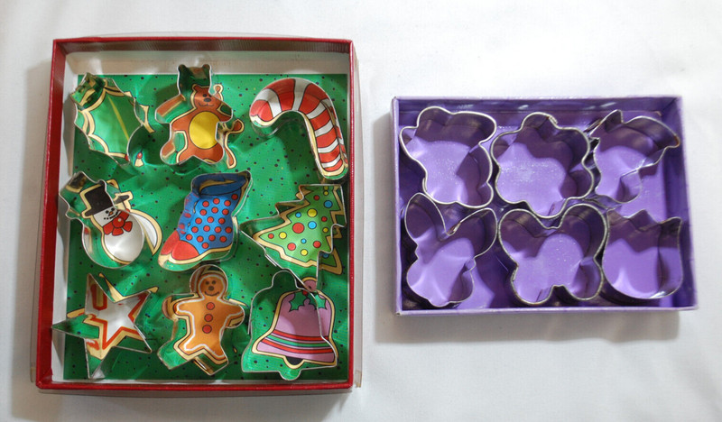 Cookie Cutters Assorted Aluminum & Metal Lot of 55 Pieces Vintage T1264 gallery