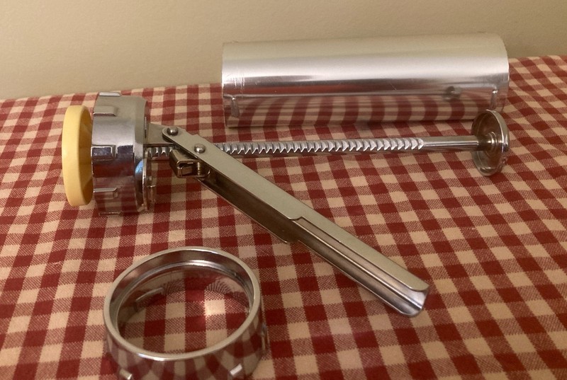 VillaWare Professional Classic Cookie Press 5675 - EUC! Extra clean —complete! gallery