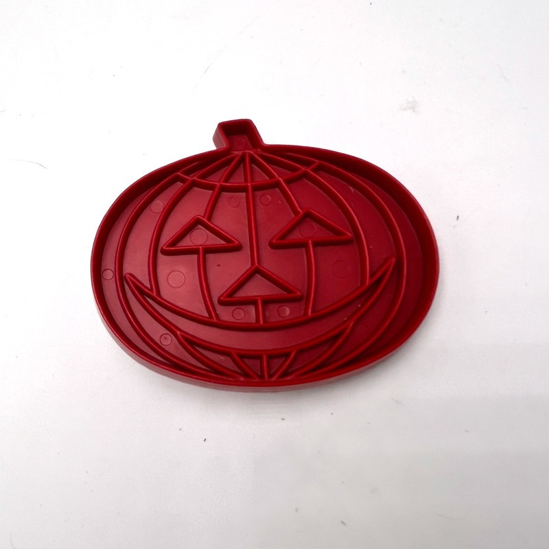 Vintage Holiday Cookie Cutters Pig Turkey Pumpkin Rabbit Man Tupperware gallery