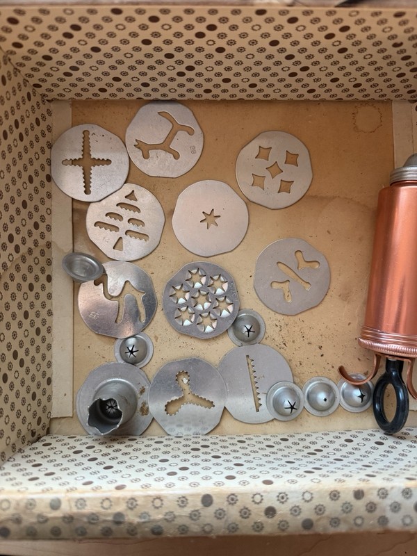 Vintage Sears Aluminum Cookie Press and Cake Decorator Set in original box gallery