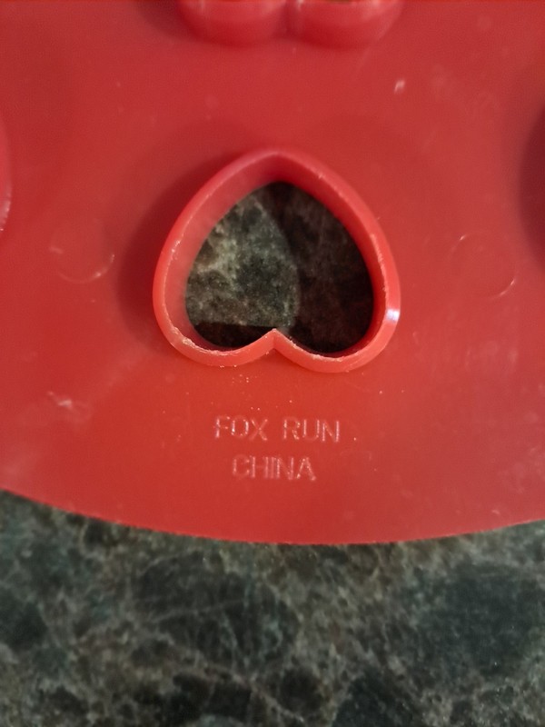 Heart Pie Top Cutter Plastic Red 9.75" /Fox Run gallery