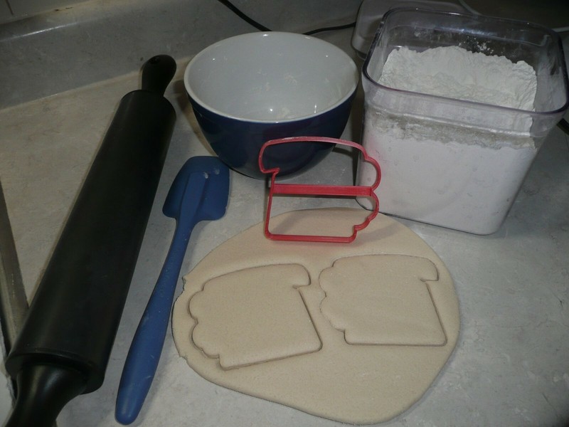 VALENTINES VALENTINE PHONE TELEPHONE OUTLINE LOVE SWEET COOKIE CUTTER USA PR3367 gallery