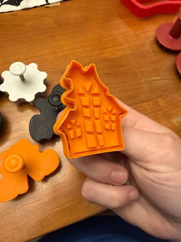 Williams Sonoma Halloween Plunger Cookie Cutters & Stamps, Set of 8 gallery