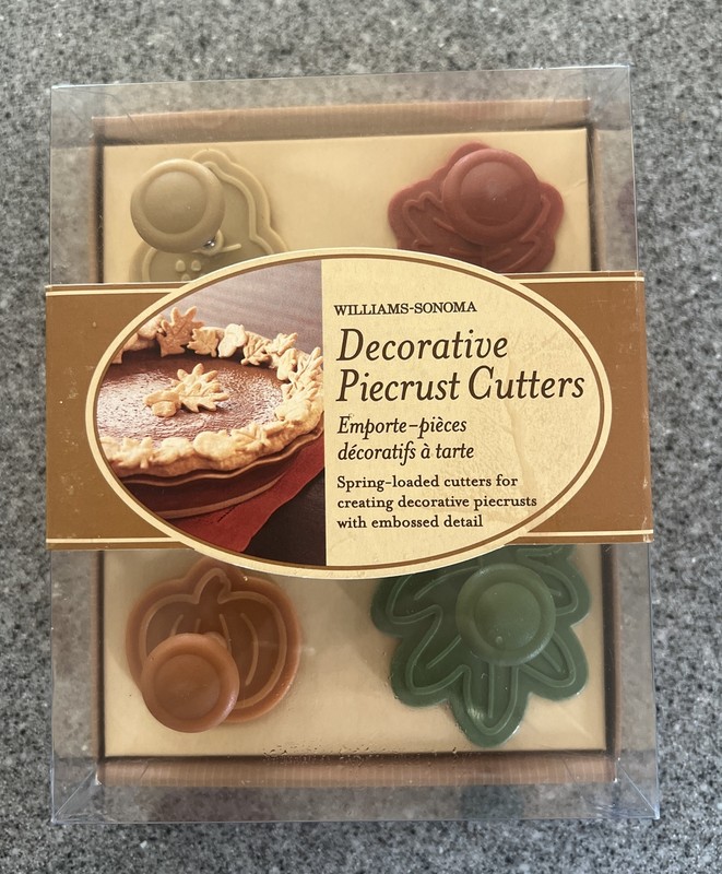 Williams Sonoma Decorative Piecrust Cutters- Fall Leaves, Acorn & Pumpkin New