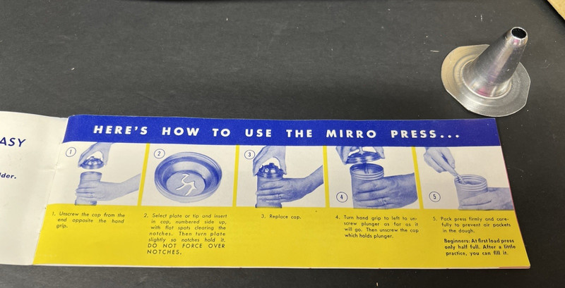 Vintage Mirro Cookie Pastry Press 12 discs 3 Pastry Tips In Box w Book 358-AM gallery