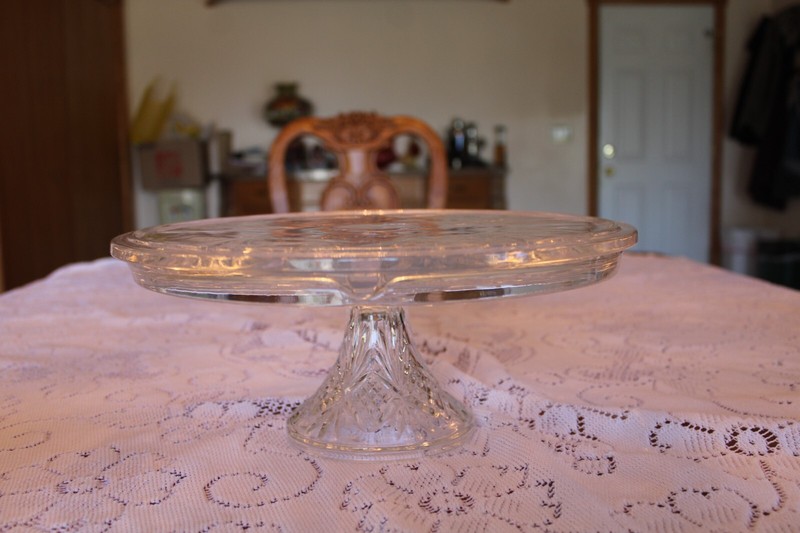 Diamond Cut & Leaf Pattern Vintage Pedestal Clear Round Cake Stand gallery