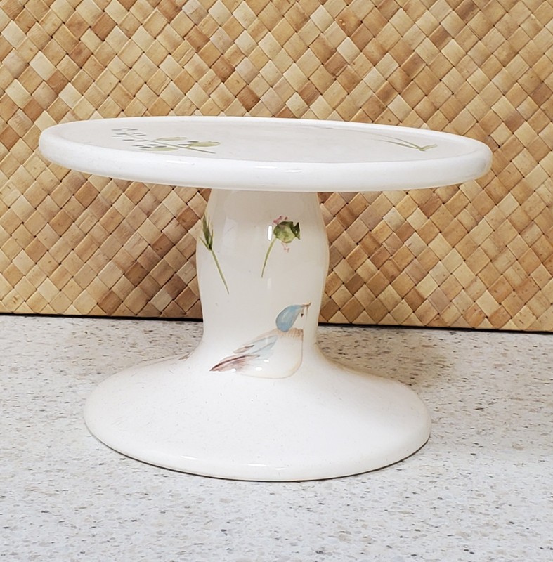 1999 Bath and Bodyworks porcelain Cake Holder (SHELF)