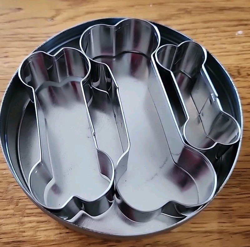 Fox Run Dog Bone Cookie Cutter Set, 3 pc Stainless Steel gallery