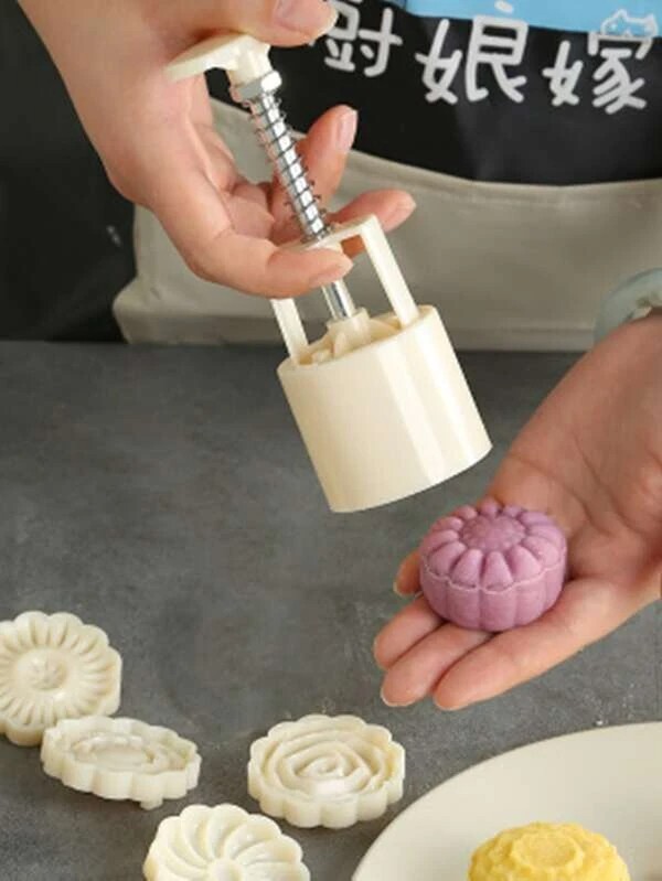 New Moon Cake Mold Stamps DIY Baking Pastry Mochi Cake Flower Kitchen Tool 6pc gallery