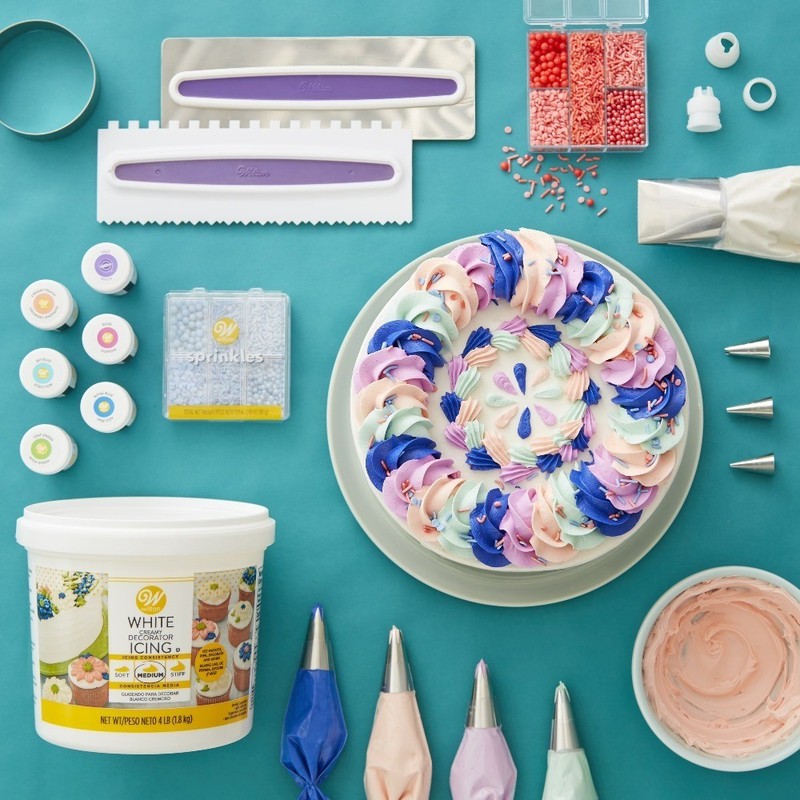 Vanilla Flavored Creamy White Decorator Icing for Cakes and Cookies 4 Pound Tub gallery