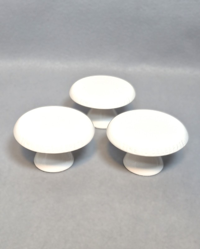 IQ ACCESSORIES Earthenware 'Time To Celebrate' Cup Cake Stand (set of 3) READ gallery