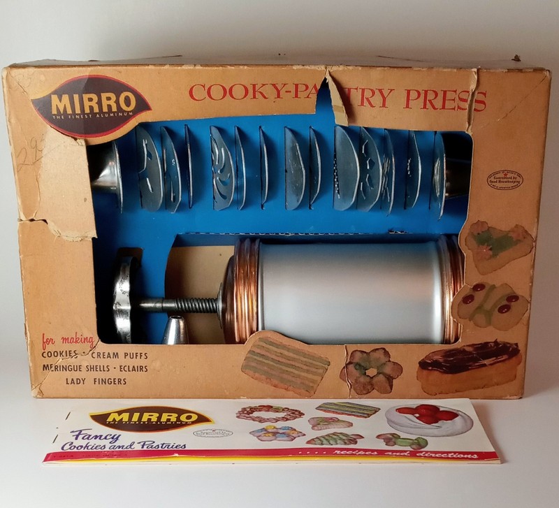 VTG 16 Piece Mirro Cooky Pastry Press 358-AM w/Original Box & Attachments