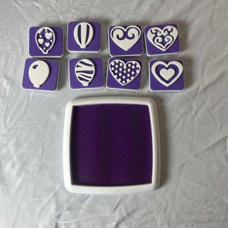 Wilton Cake Stamp Cleaning Tray Set with Cake Stamps Lot of 8 (Balloons Hearts)