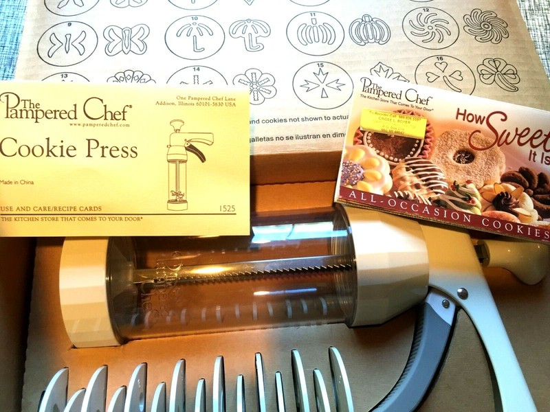 Pampered Chef Cookie Press #1525 In Original Box 16 Different Disc Patterns gallery