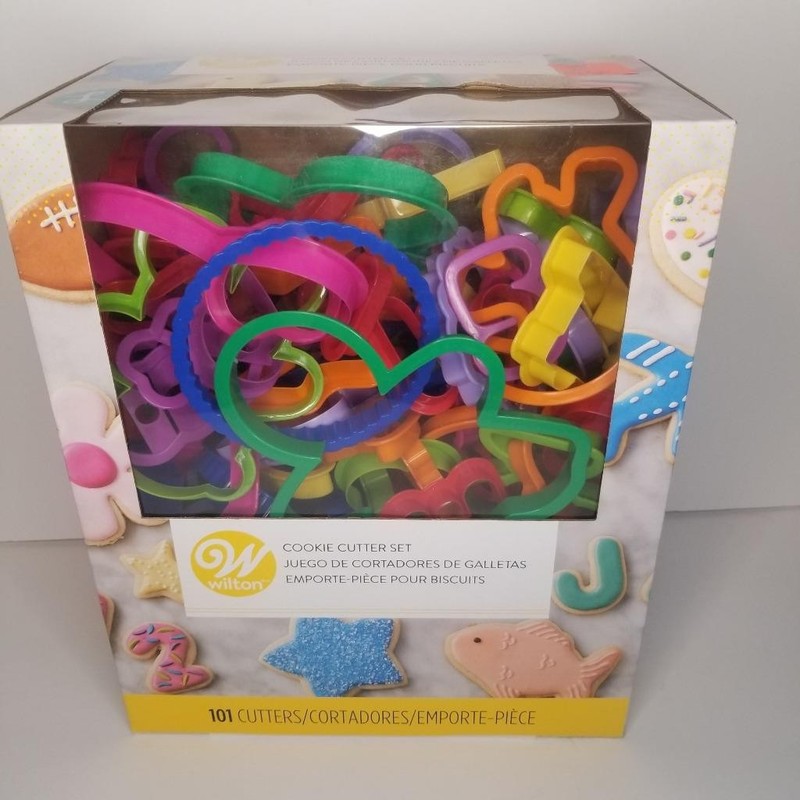 Wilton 101 assorted cookie cutter set plastic new