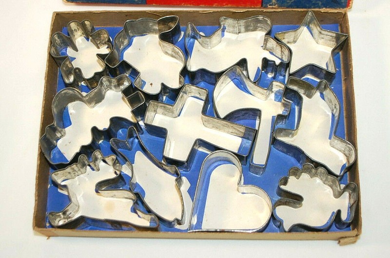 Cookie Cutters Vintage Kookie Designer, Metal & Plastic Cookie Cutters S8905 gallery