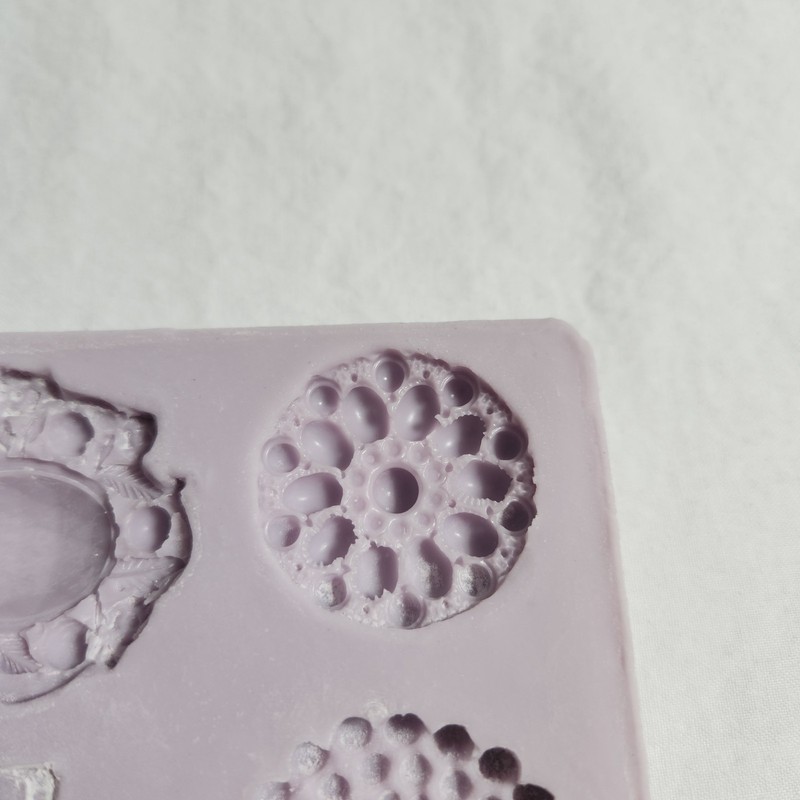 Karen Davies Brooches Fondant Mold Silicone Jewelry Buttons 5 Cavity Cake Decor gallery