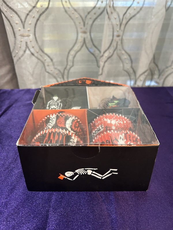 Meri Meri Halloween Party 24 Cupcake Cases & 24 Assorted Toppers Witch Skeleton gallery