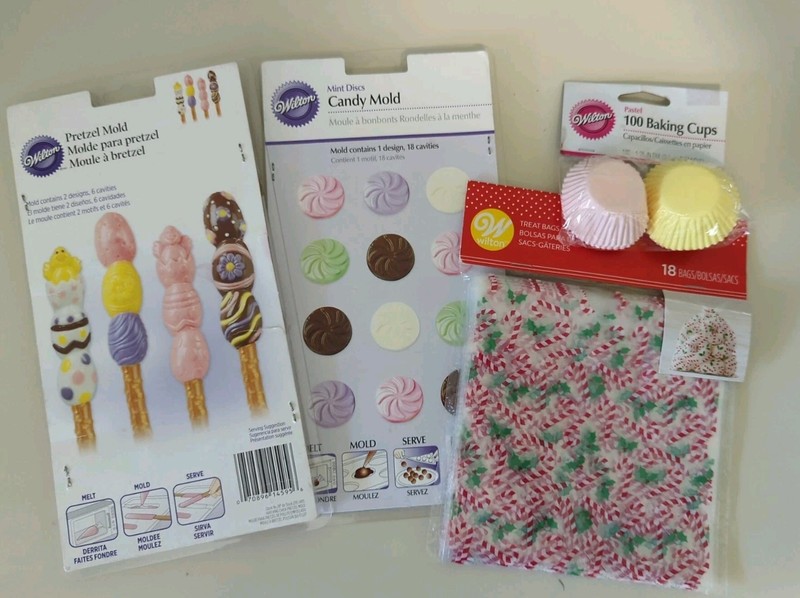 LOT 4 Wilton Baking Accessories Candy & Pretzel Mold Paper Cups Christmas Bags