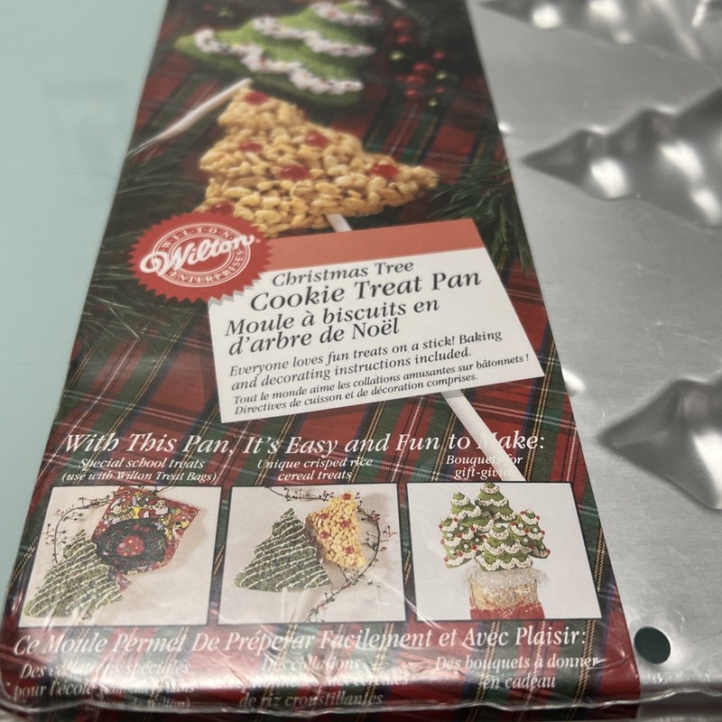 NEW WILTON CHRISTMAS TREE COOKIE TREAT PAN, 6 CAVITY, 2105-8101 gallery