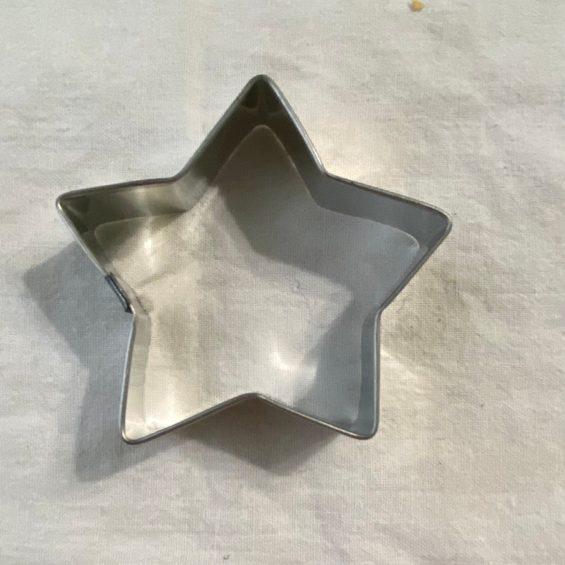 Set 6 Cookie Cutters Metal Aluminum Holiday Seasonal Cowboy Maple Leaf Canada gallery