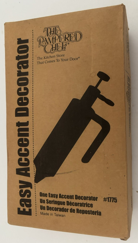 Pampered Chef Easy Accent Decorator Tool #1775 w/6 Decorating Tips gallery