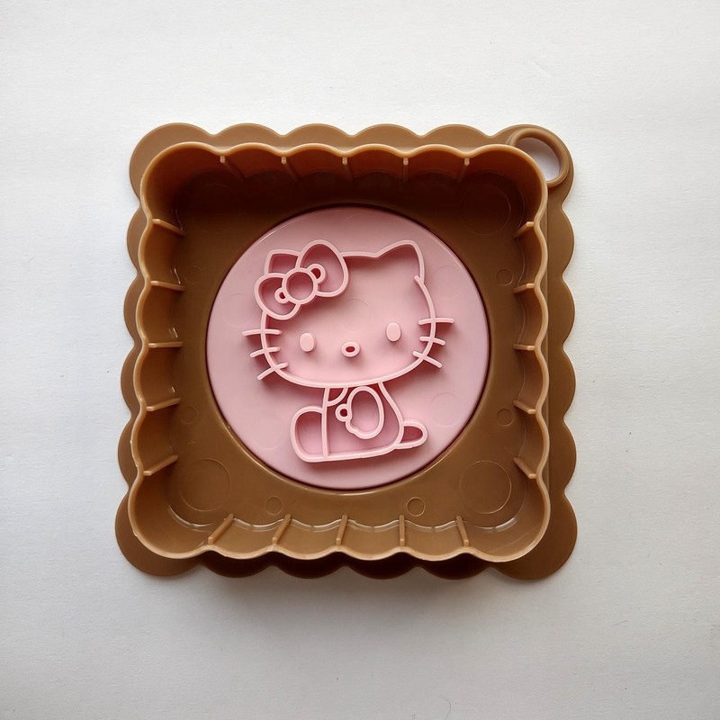 NIP Sanrio HELLO KITTY Sandwich Stamp & Crust Cutter Set, Free Shipping! gallery