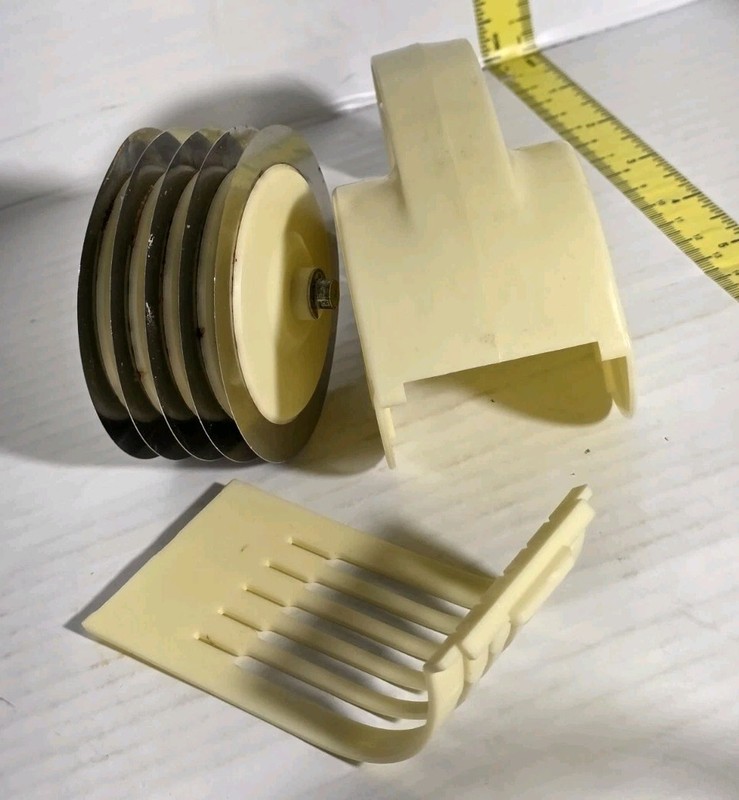 2 Vintage Pasta Dough Pastry Cutter & Ateco Cake Decorating Comb #1446 Aluminum gallery