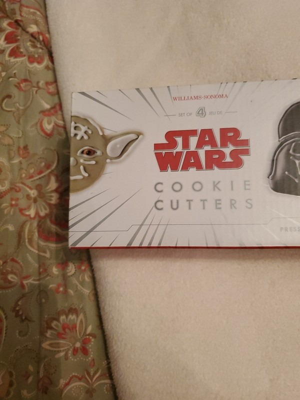 NEW OLD STOCK 2010 Star Wars Cookie Cutters Williams-Sonoma 4 Cookie Cutters gallery