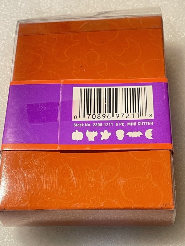 New In Box Wilton Halloween Mini Metal Cookie Cutters 6-Pc Set (V11) gallery