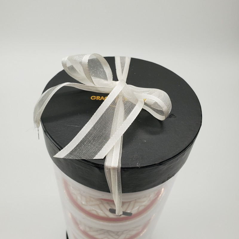 A Set of 4 Grace's Teaware Cupcake Stands gallery