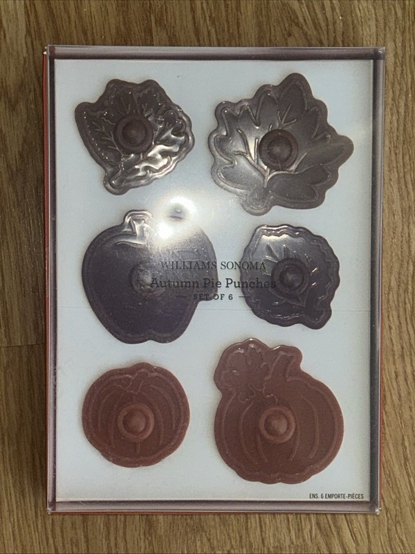 Williams Sonoma FALL PIE PUNCHES Set of 6 Leaves Pumpkins Apple NEW