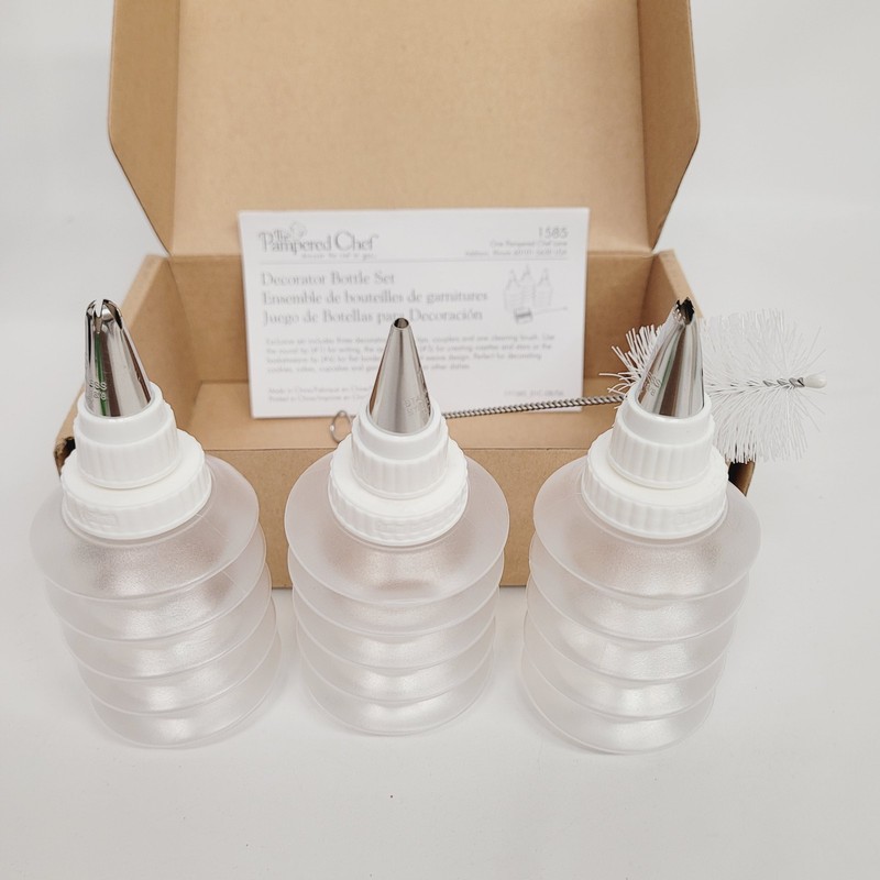 The Pampered Chef Decorator Bottle Set #1585 Cake Cookie Decorating Tool Kit NEW