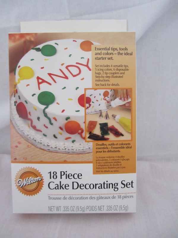 Wilton Industries Inc 18 Pc Decorating Tip Set NEW