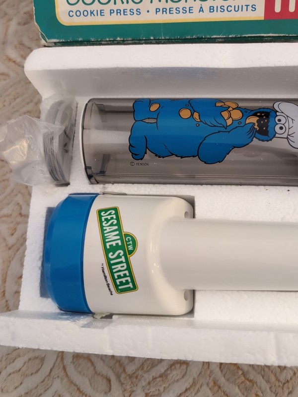Vintage Hamilton Beach Sesame Street Cookie Monster Electric Cookie Press NOB gallery