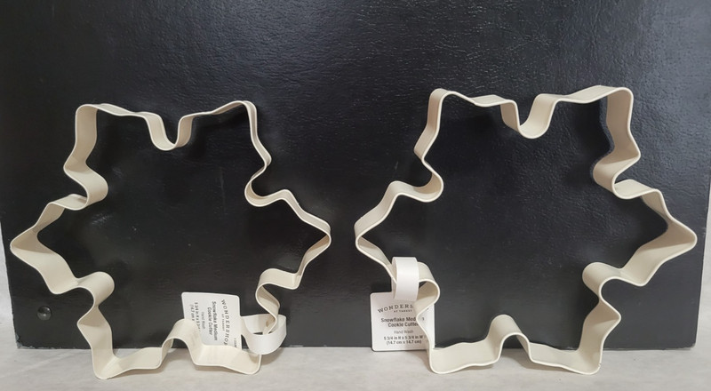 Wondershop Medium Snowflake Cookie Cutter Set of 2 White New