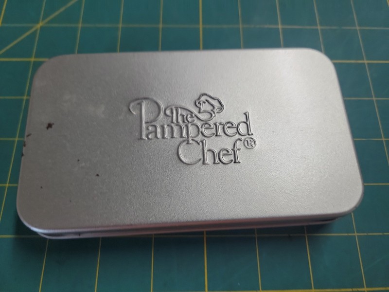 Pampered Chef Creative Cutters Set Mini Cookie Cutters Set of 8 Storage Tin 1095 gallery