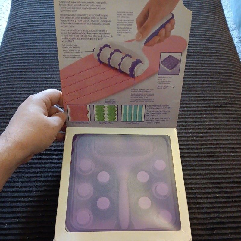 Wilton Fondant Ribbon Cutter 24-Pc. Set with Bonus Storage Case Cake Decorating gallery