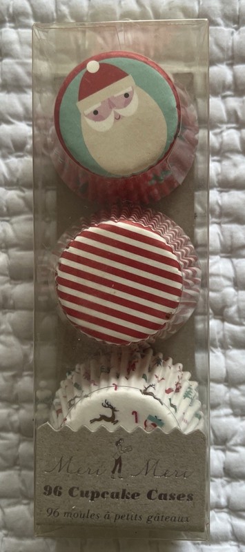 Vintage Meri Meri Christmas 96 Cupcake Cases New