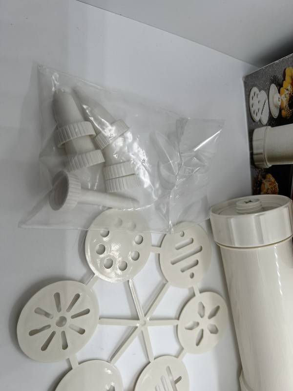 HUTZLER - petite COOKIE PRESS & FOOD DECORATOR #690. Holiday Decorating! gallery