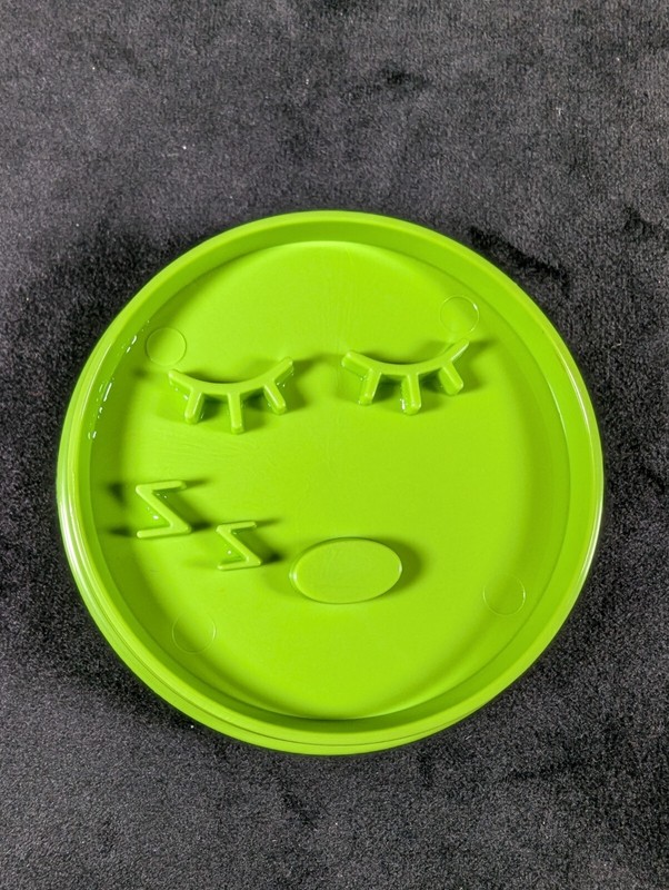 Pampered Chef Emoji Cookie Cutter Set #1443 Set of 7 Green gallery