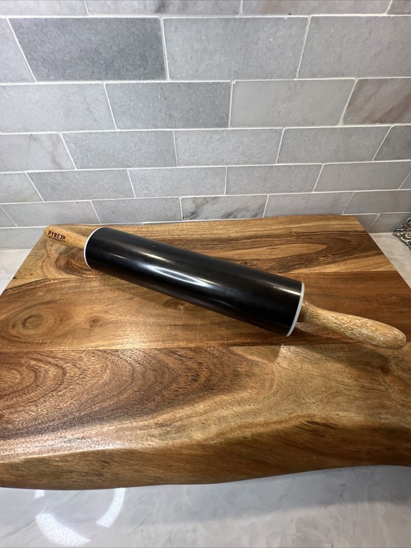 Pyrex Easy-clean Non-stick Metal Rolling Pin Wood Handles