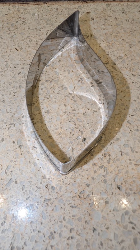 Set of 3 Unbranded Small Medium & Large Plain Edge Teardrop-Shape Cookie Cutters