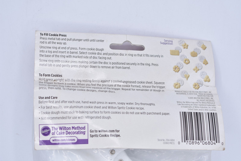 Wilton Cookie Press Set With 12 Different Holiday Disc Designs - New gallery