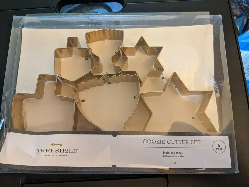 BRAND NEW – 6 pc – Threshold – Hanukkah – Cookie Cutter Set Menorah Dreidel Star
