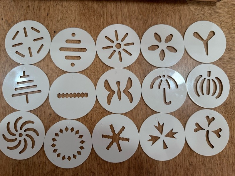 PAMPERED CHEF COOKIE PRESS #1525 w 15 Discs In Box gallery