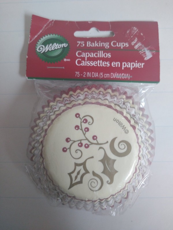 Christmas Holiday Designs Baking Cups 75 ct from Wilton 0100 NEW