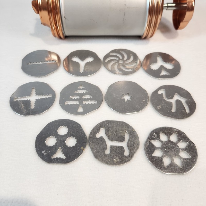 Vtg Mirro Aluminum Cookie Pastry Press 12 Discs 3 Pastry Tips & Cake Decorator gallery