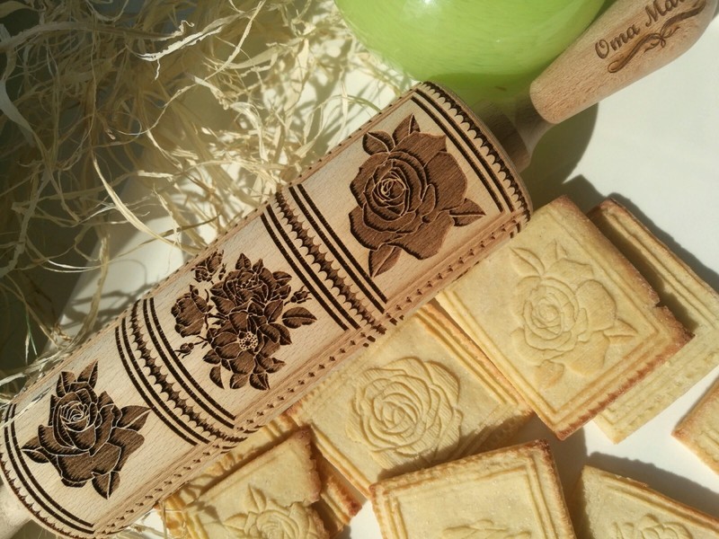 Roses Carved Wooden Rolling Pin Engraved Rolling Embossed Dough Cookies
